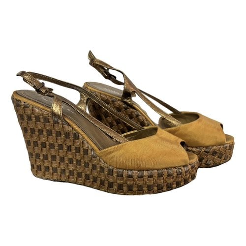 Pre-owned Bimba Y Lola Cloth Sandals In Gold