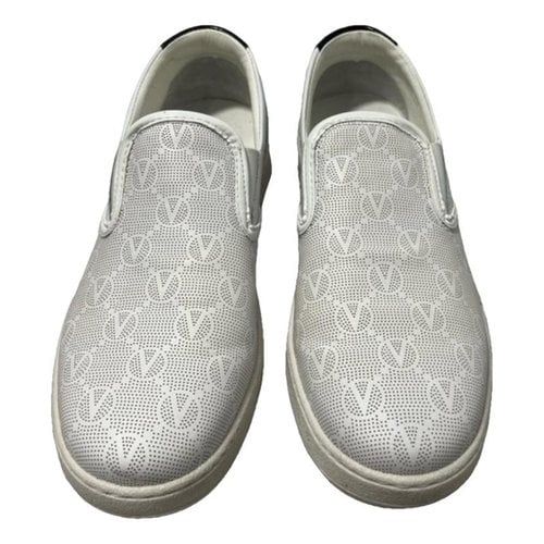 Pre-owned Valentino By Mario Valentino Leather Flats In White