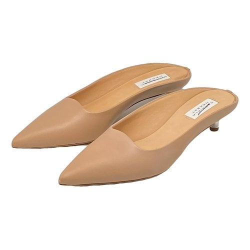Pre-owned Gabriela Hearst Leather Mules & Clogs In Camel