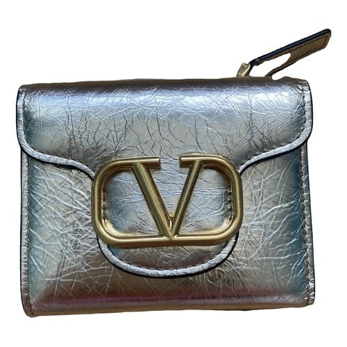 Pre-owned Valentino Garavani Vlogo Leather Wallet In Silver