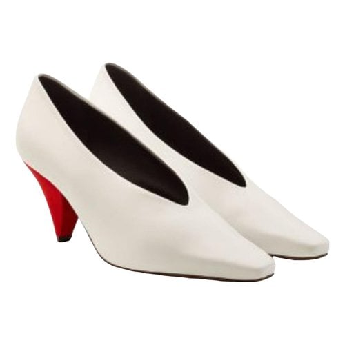 Pre-owned Neous Leather Heels In White
