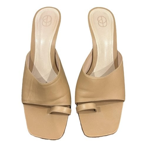 Pre-owned Porte & Paire Leather Heels In Beige