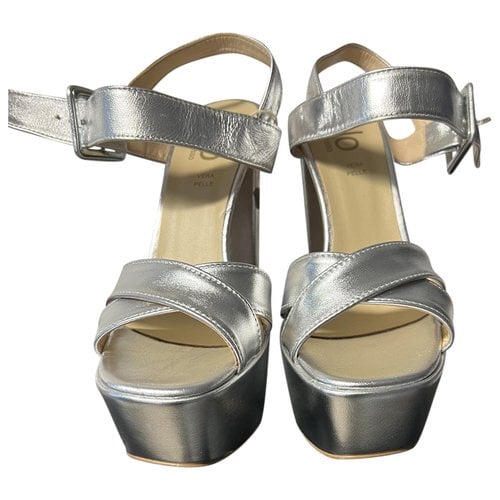 Pre-owned Islo Leather Sandals In Silver