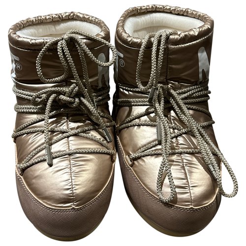 Pre-owned Moon Boot Leather Snow Boots In Gold
