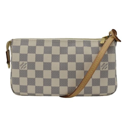 Pre-owned Louis Vuitton Cloth Clutch Bag In White