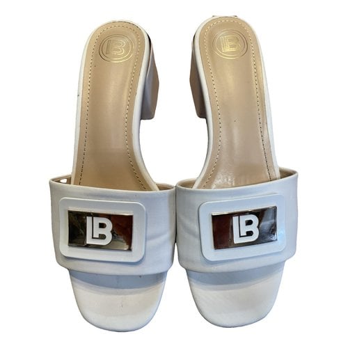Pre-owned Laura Biagiotti Leather Mules In White