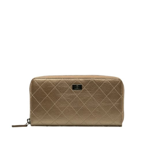 Pre-owned Chanel Leather Purse In Gold