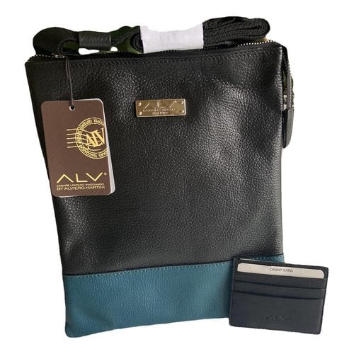 Pre-owned Alviero Martini Leather Small Bag In Black