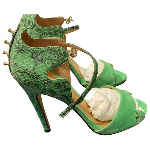 Pre-owned Aperlai Leather Heels In Green