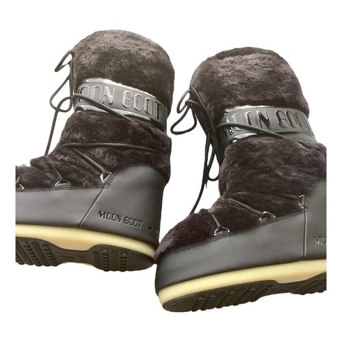Pre-owned Moon Boot Cloth Snow Boots In Black