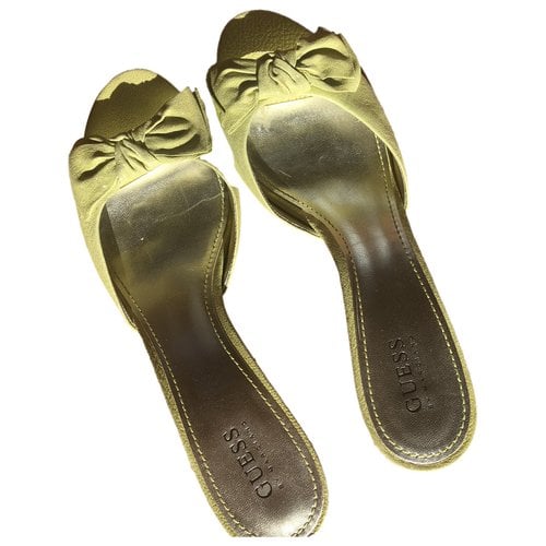 Pre-owned Guess Leather Sandals In Green