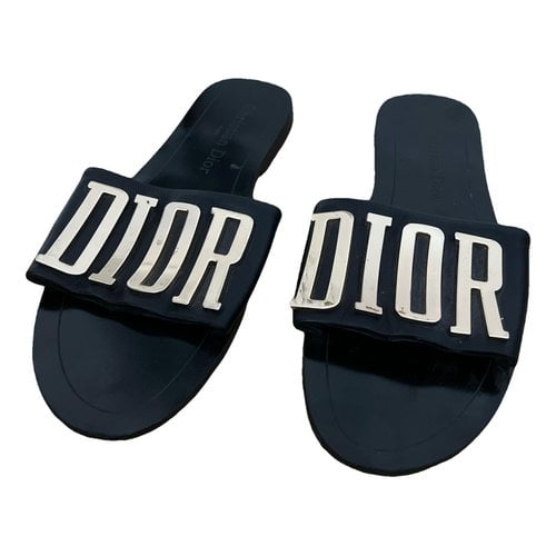 Pre-owned Dior Dio(r)evolution Leather Flip Flops In Black