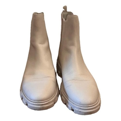 Pre-owned Michael Kors Leather Ankle Boots In Beige