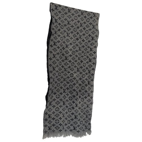 Pre-owned Louis Vuitton Cashmere Scarf & Pocket Square In Grey
