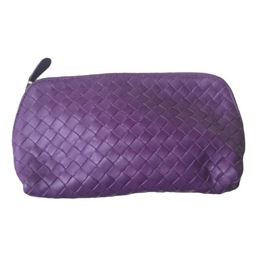 Pre-owned Bottega Veneta Pochette Knot Leather Clutch Bag In Purple