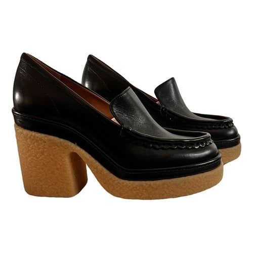 Pre-owned Chloé Leather Flats In Black