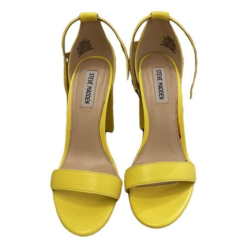 Pre-owned Steve Madden Leather Sandal In Yellow