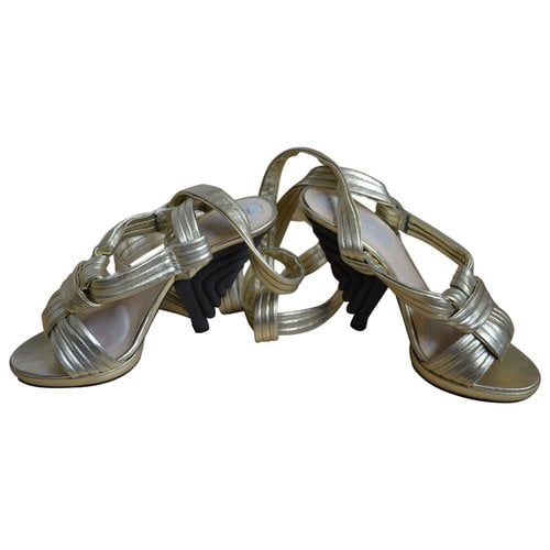 Pre-owned Loewe Leather Sandals In Gold