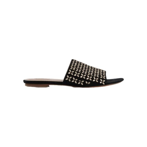 Pre-owned Alaïa Leather Flats In Black
