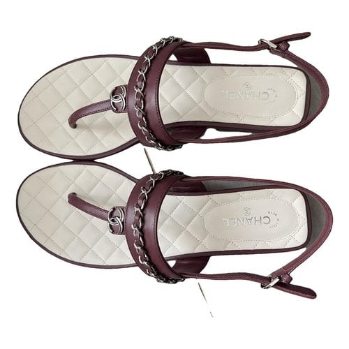 Pre-owned Chanel Leather Flip Flops In Burgundy