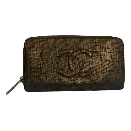 Pre-owned Chanel Leather Purse In Brown