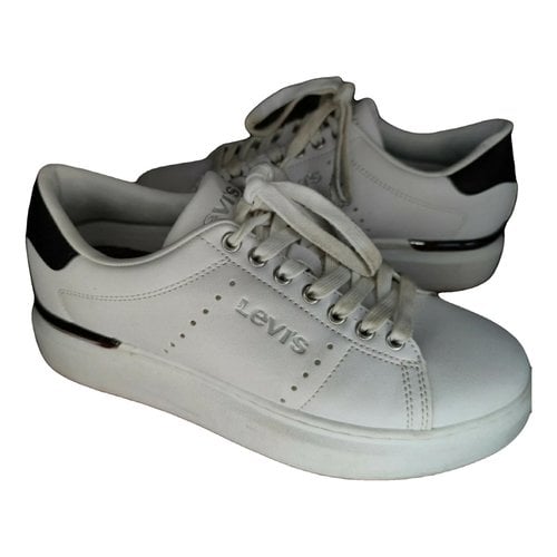 Pre-owned Levi's Leather Trainers In White