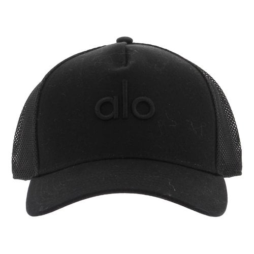 Pre-owned Alo Yoga Cap In Black