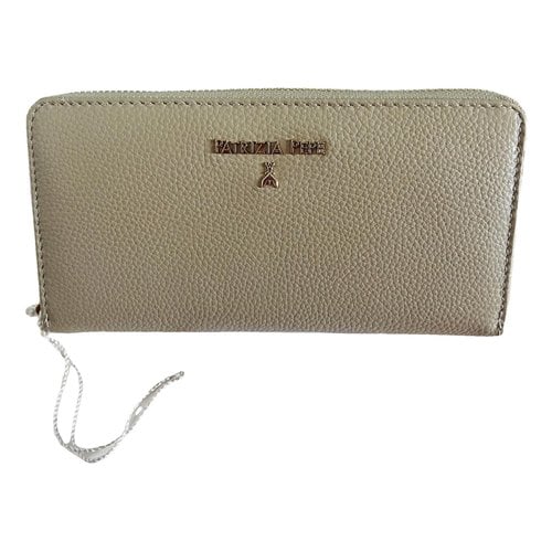 Pre-owned Patrizia Pepe Leather Wallet In Khaki