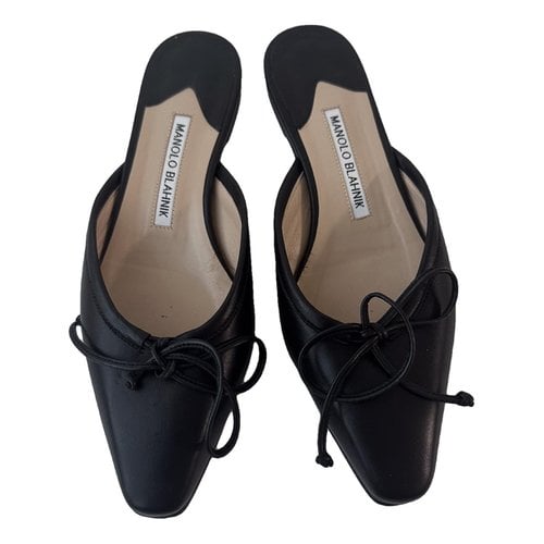 Pre-owned Manolo Blahnik Leather Mules & Clogs In Black