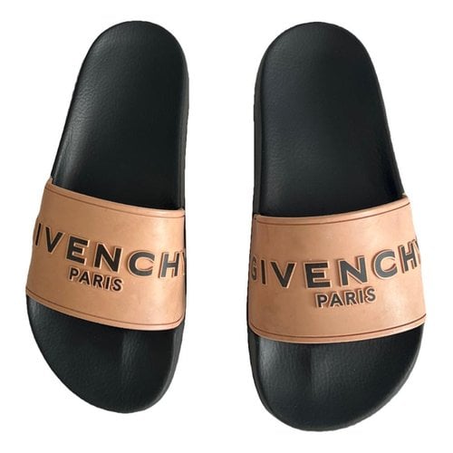 Pre-owned Givenchy Flip Flops In Pink
