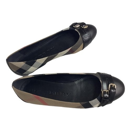 Pre-owned Burberry Cloth Flats In Beige