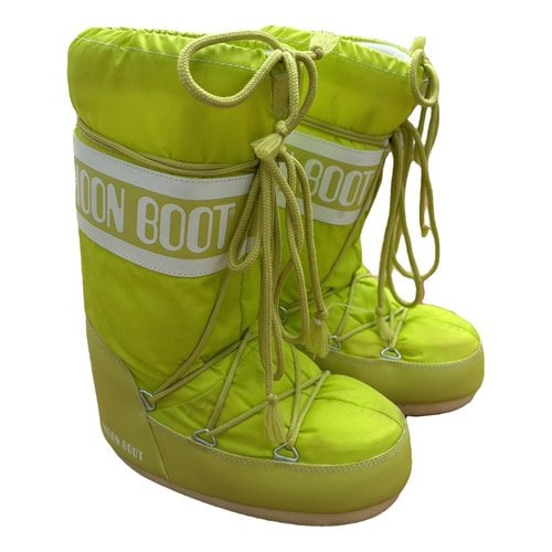 Pre-owned Moon Boot Snow Boots In Green