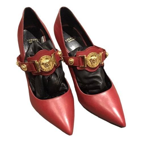 Pre-owned Versace Leather Heels In Red