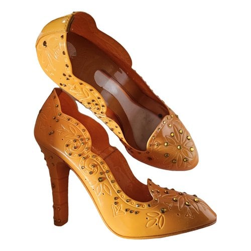 Pre-owned Dolce & Gabbana Heels In Orange