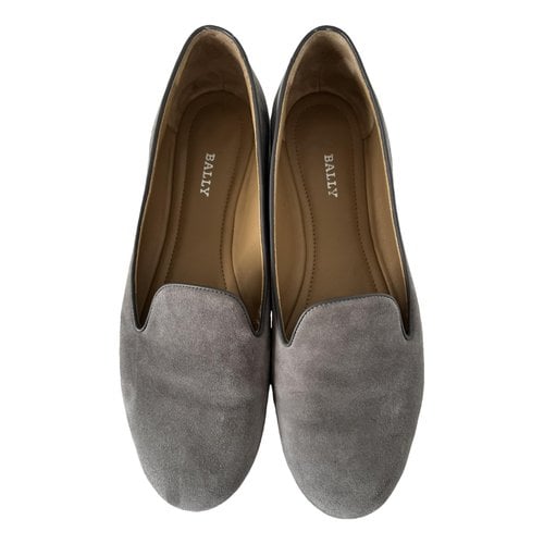 Pre-owned Bally Flats In Grey