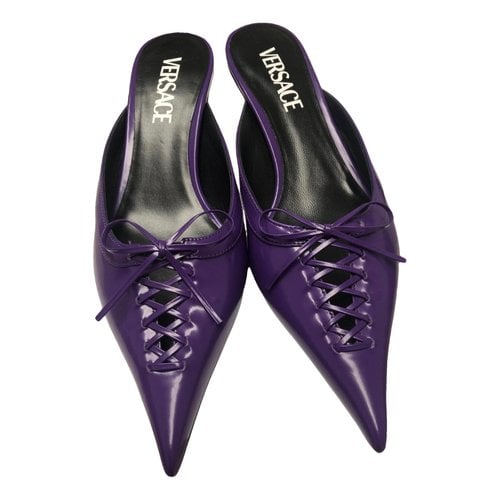 Pre-owned Versace Leather Heels In Purple