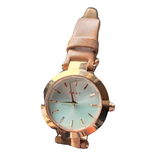 Pre-owned Dkny Watch In Camel