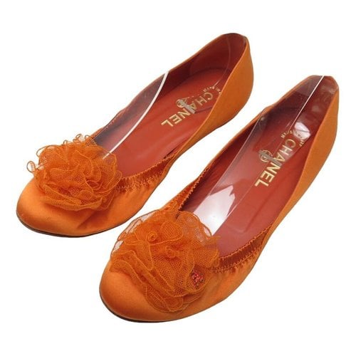 Pre-owned Chanel Cloth Ballet Flats In Orange
