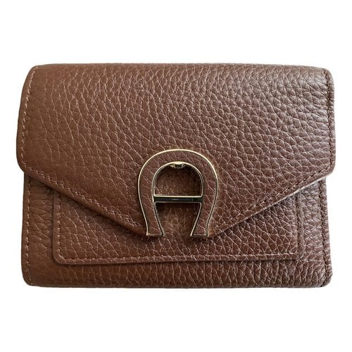 Pre-owned Aigner Leather Purse In Brown