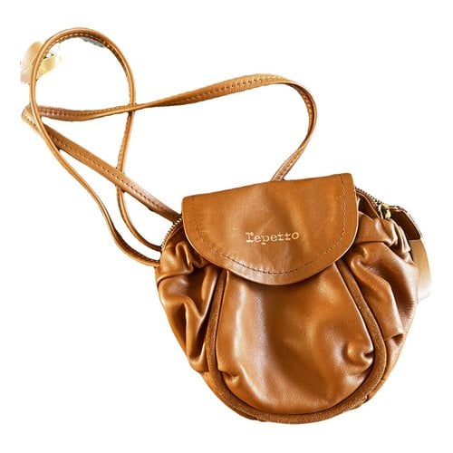 Pre-owned Repetto Leather Crossbody Bag In Camel