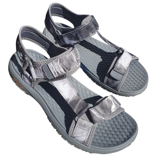 Pre-owned Skechers Sandals In Grey