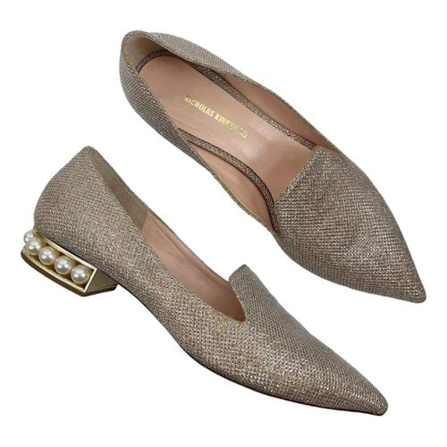 Pre-owned Nicholas Kirkwood Leather Flats In Gold