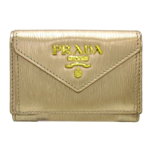 Pre-owned Prada Leather Purse In Gold