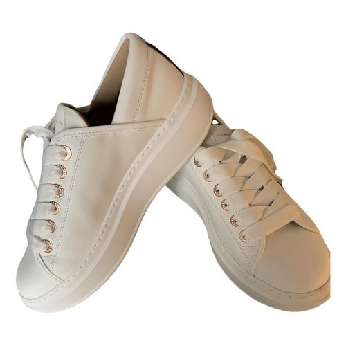 Pre-owned Alexander Smith Leather Trainers In White
