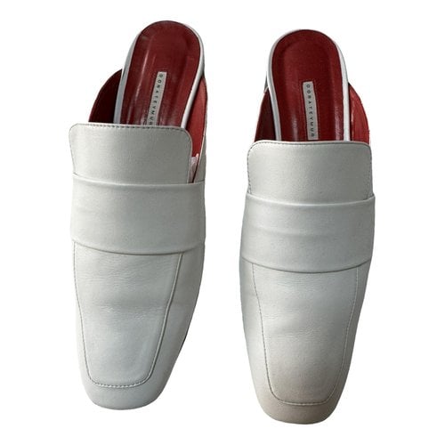 Pre-owned Dorateymur Leather Mules & Clogs In White
