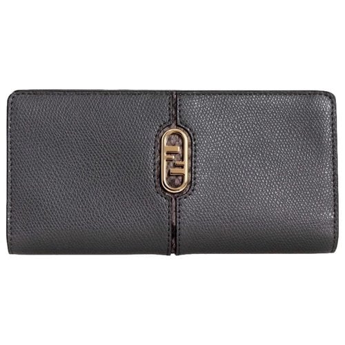 Pre-owned Fendi Baguette Leather Wallet In Grey
