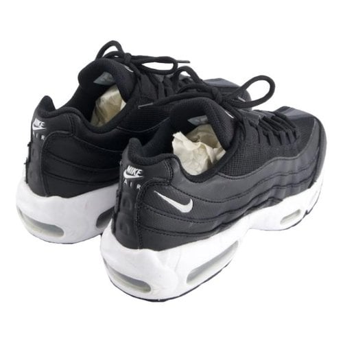 Pre-owned Nike Air Max 95 Patent Leather Low Trainers In Black