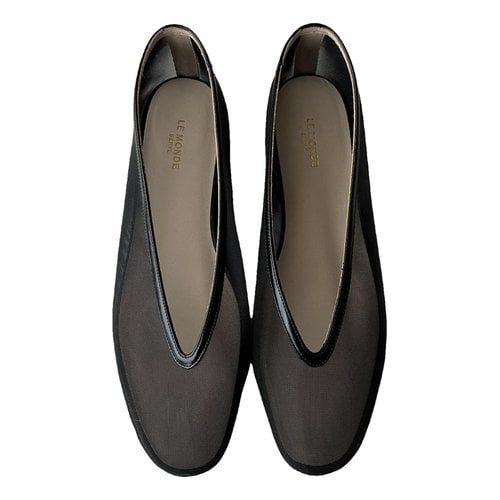 Pre-owned Le Monde Beryl Leather Flats In Black