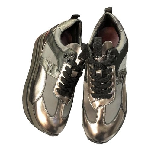 Pre-owned Alberto Guardiani Leather Trainers In Silver