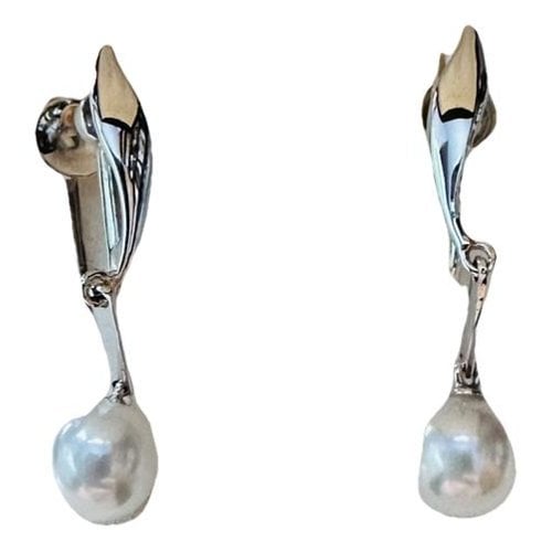 Pre-owned Mikimoto Earrings In White